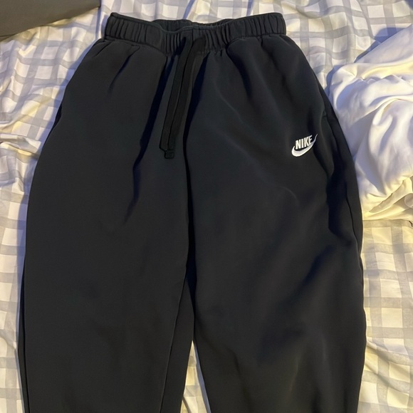 Nike black sweatpants - Picture 1 of 1